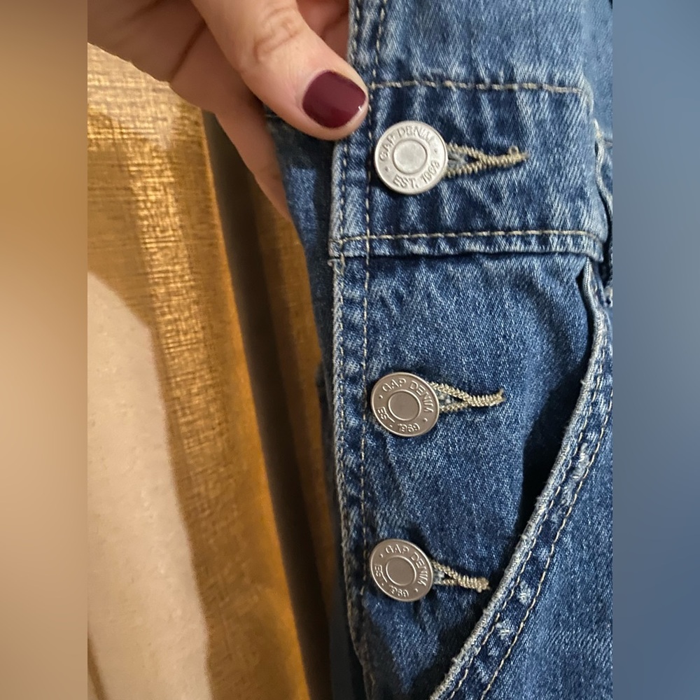 New GAP overall shorts - Picture 4 of 8
